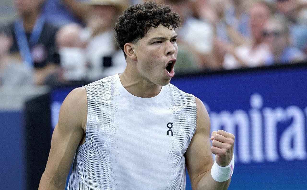 费耶诺德训练开放日，冲刺阶段状态回暖引欢呼，亚冠在即，球队文化再被提及的简单介绍